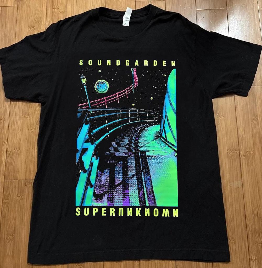 Vintage Graphic Soundgarden "Superunknown" T-shirt Unisex Size S-4XL