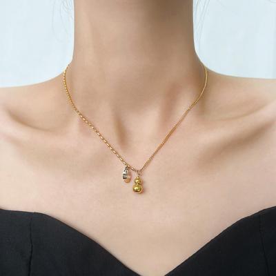 Women's Lucky Gourd Necklace: 18k Gold-Plated Titanium, Summer Fortune-Bringing Clavicle Piece, Unique No-Fade Design.