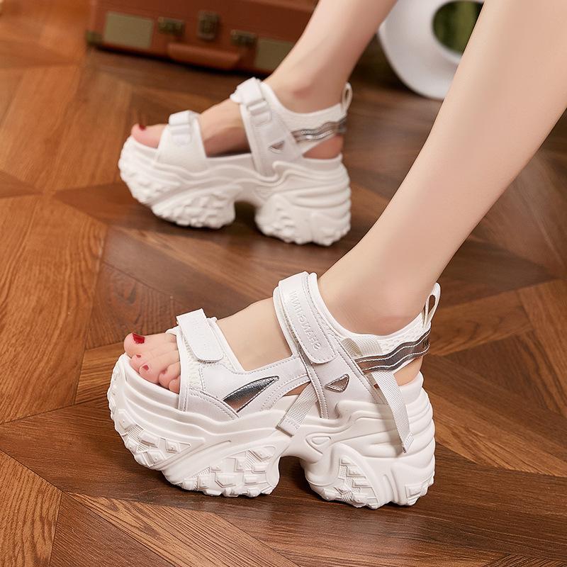 Muffin platform summer sandals women's tide 2025 new Korean version versatile sports casual shoes fashion wear beach shoes