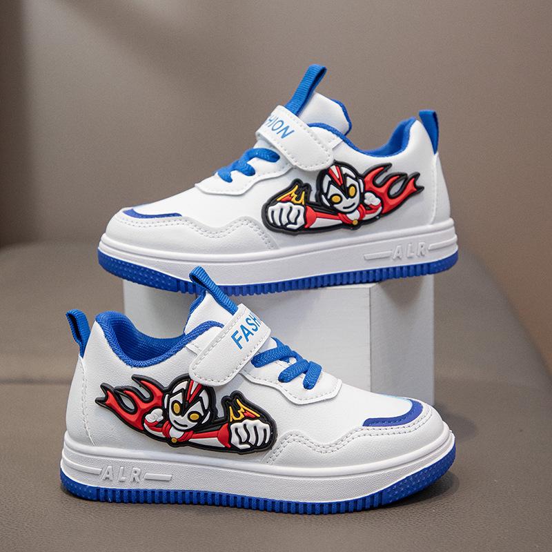 

Детские мультяшные кроссовки: 2025 Корейский стиль Кожа для мальчиков, Модная весенне-осенняя обувь для начальной школы Size 26-31 - Set of 6 pairs синий