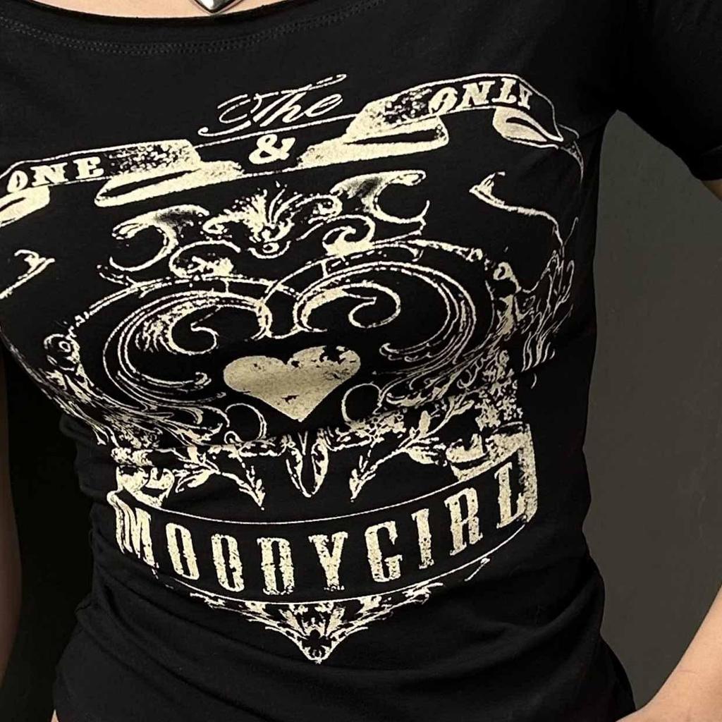 Retro Heart Print Wide Neck Slim-Fit Short-Sleeve Top