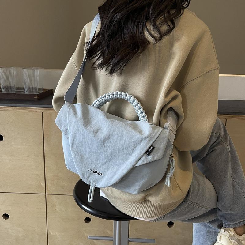 Niche Leisure Sports Messenger Bag Women's Light Handbag New Fitness Cycling Fanny Pack Nylon Dumpling Bag