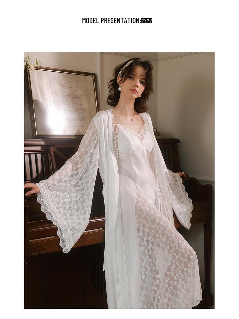 Sottoveste Camicia da Notte in Raso Bianco con Pizzo, Gonna Lunga Trasparente e Vestaglia