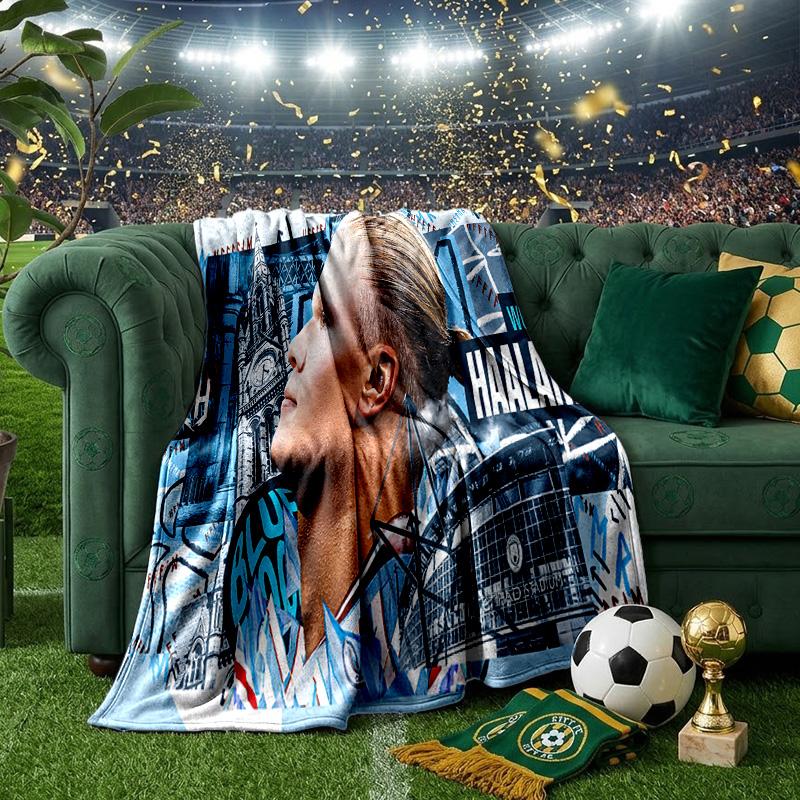 Haaland Player Pose Throws Blanket Flannel Blankets Plush for Couch Bed Gifts for Men Women Travel picnic blanket Christmas fan gifts