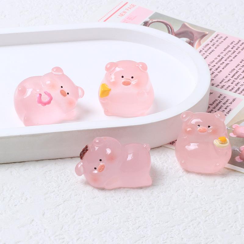 

Luminous 3D Pig Cartoon DIY Resin Accessories for Phone Case, Hairpin, Jewelry.