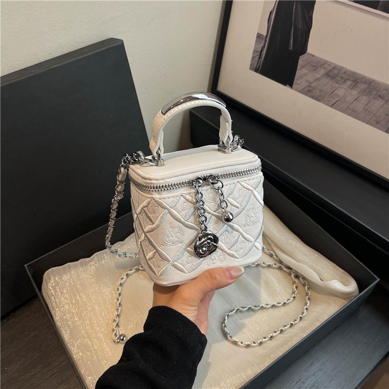 New Niche Design Heavy Industry Embroidery Silver Ball Small Cosmetic Bag Portable Shoulder Messenger Women's Bag