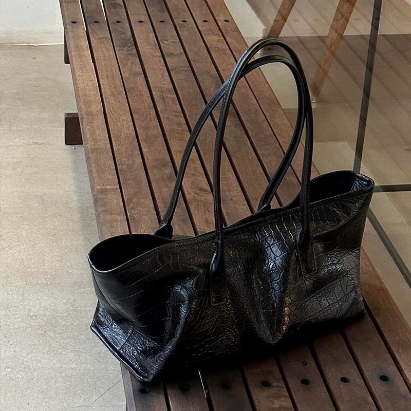 Yogodlns New Korean Trendy Y2K Black Shoulder Bag Crocodile Grain Pattern PU Leather Tote Bag Large Capacity Commute Travel Daily Handbag