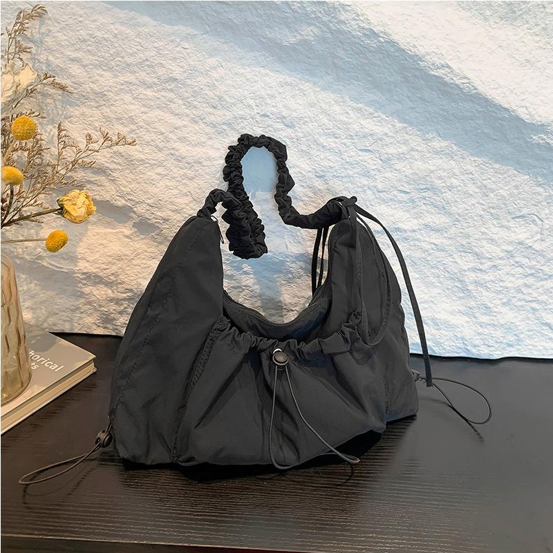 Korean Style Design Retro Temperament Fairy Wrinkled Underarm Bag for Women  New Spring Fashion Simple Small Square Bag