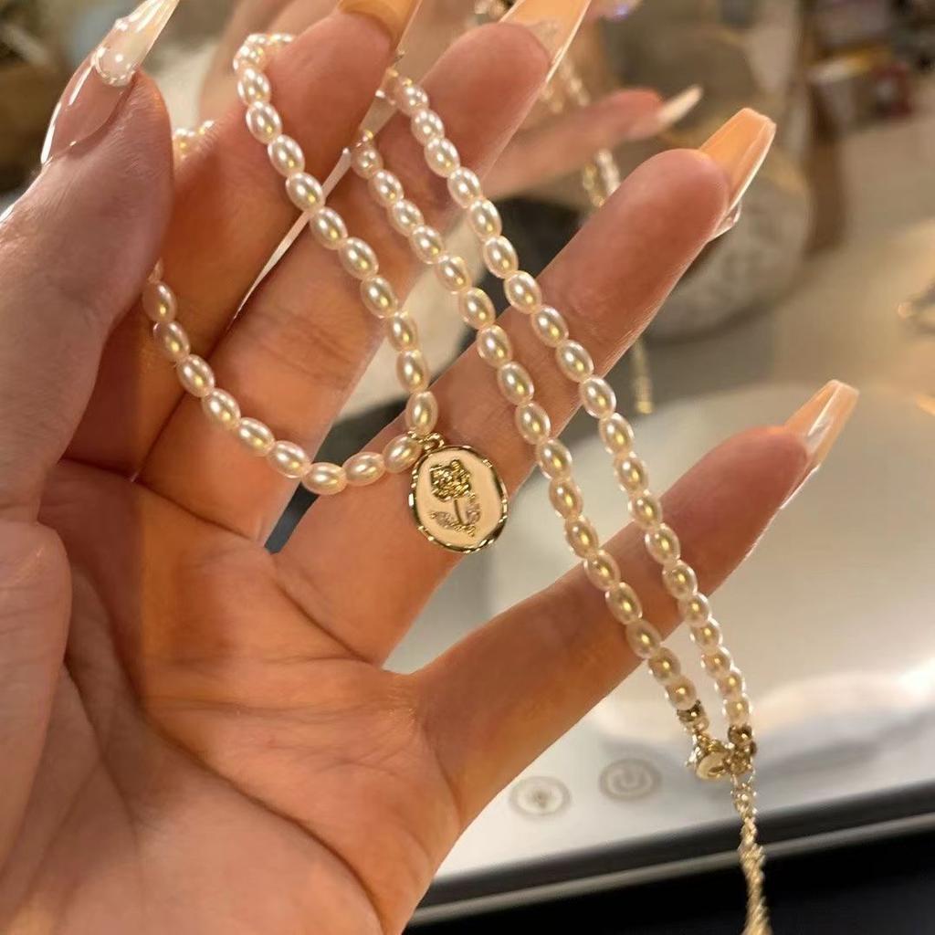 Laurel fairy rabbit zircon necklace female niche design advanced sense cute sweet versatile smart jade rabbit collarbone chain