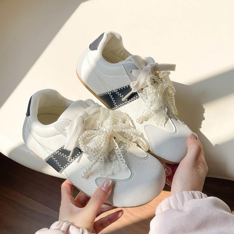 Women's spring and summer versatile little white shoes breathable mesh board shoes niche sports and leisure shoes