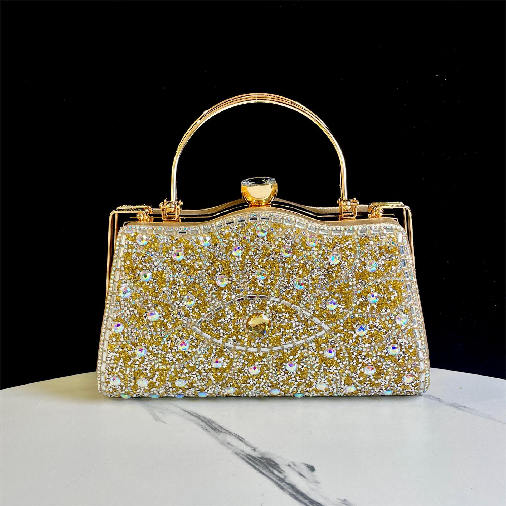 

Элегантный вечерний клатч со стразами для женщин — идеальный вариант для банкетов и особых случаев