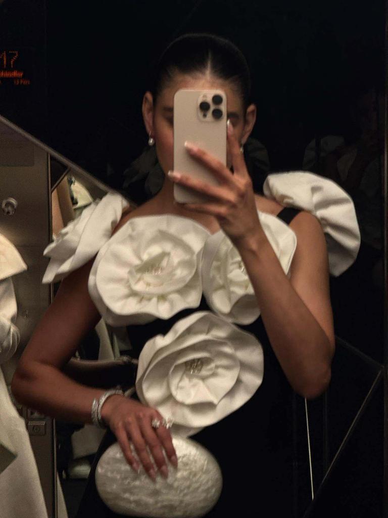 White Floral Black Bodycon Evening Dress with Back Slit – Sleeveless European & American Fashion Slimming Design