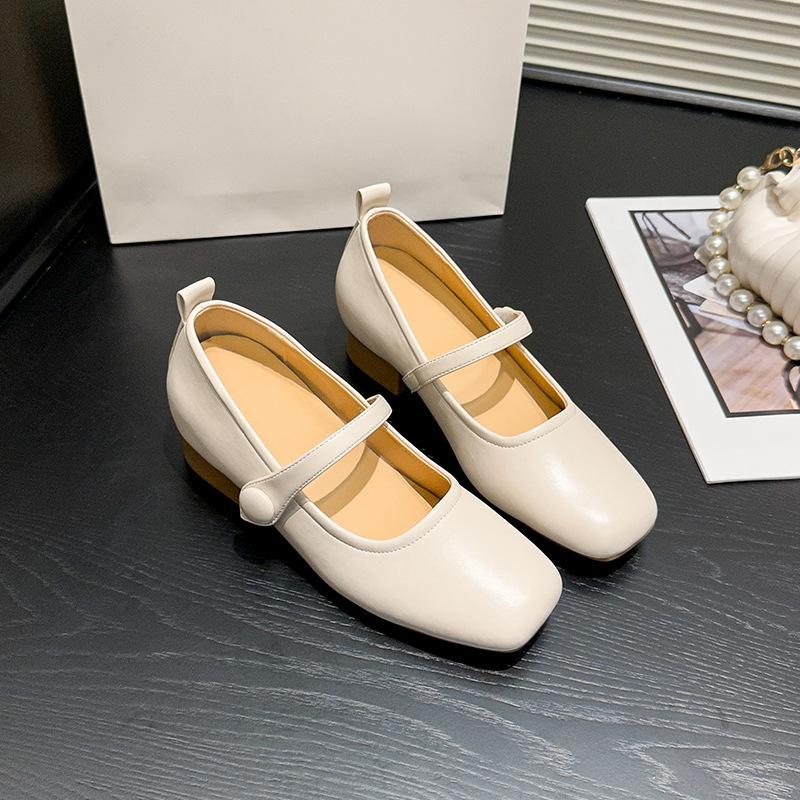 

Новые туфли Мэри Джейн женские толстый каблук внутренняя высота увеличение мягкая подошва маленькие кожаные туфли горячие одиночные туфли 33