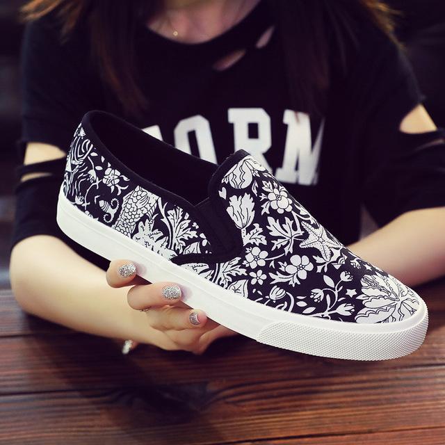 Nowe letnie płócienne wsuwane buty do skateboardingu dla mężczyzn z motywem kwiatowym, płaskie, niskie, z podeszwą ścięgnistą, odporne na zużycie