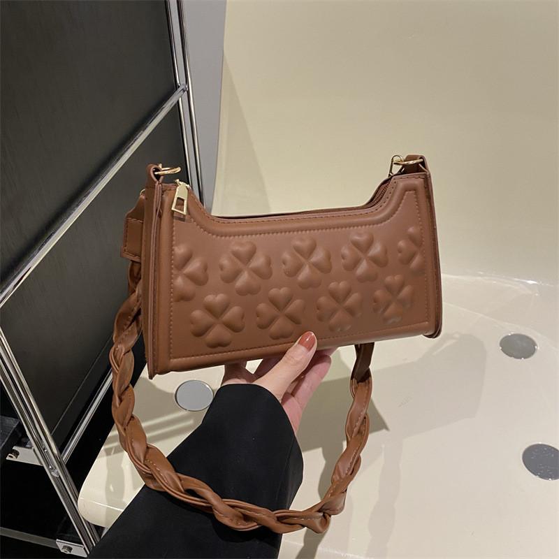 

Chic Trendy Black Pu Shoulder Bag For Women With Elegant Design And Stylish Accents коричневий