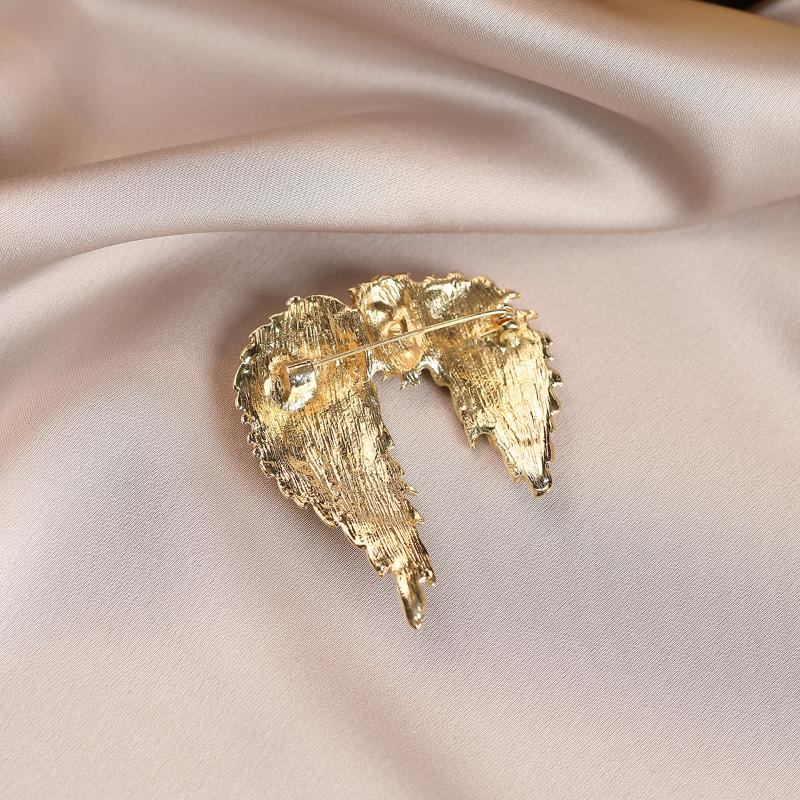 Vintage Women Men Feather Crystal Brooch Retro Pin Casual Party Accessories New Gifts Friends Decoration