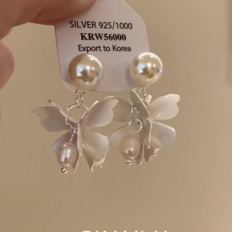 Female Niche Fashion Versatile Personalized Flower Earrings 1 pair of earrings
