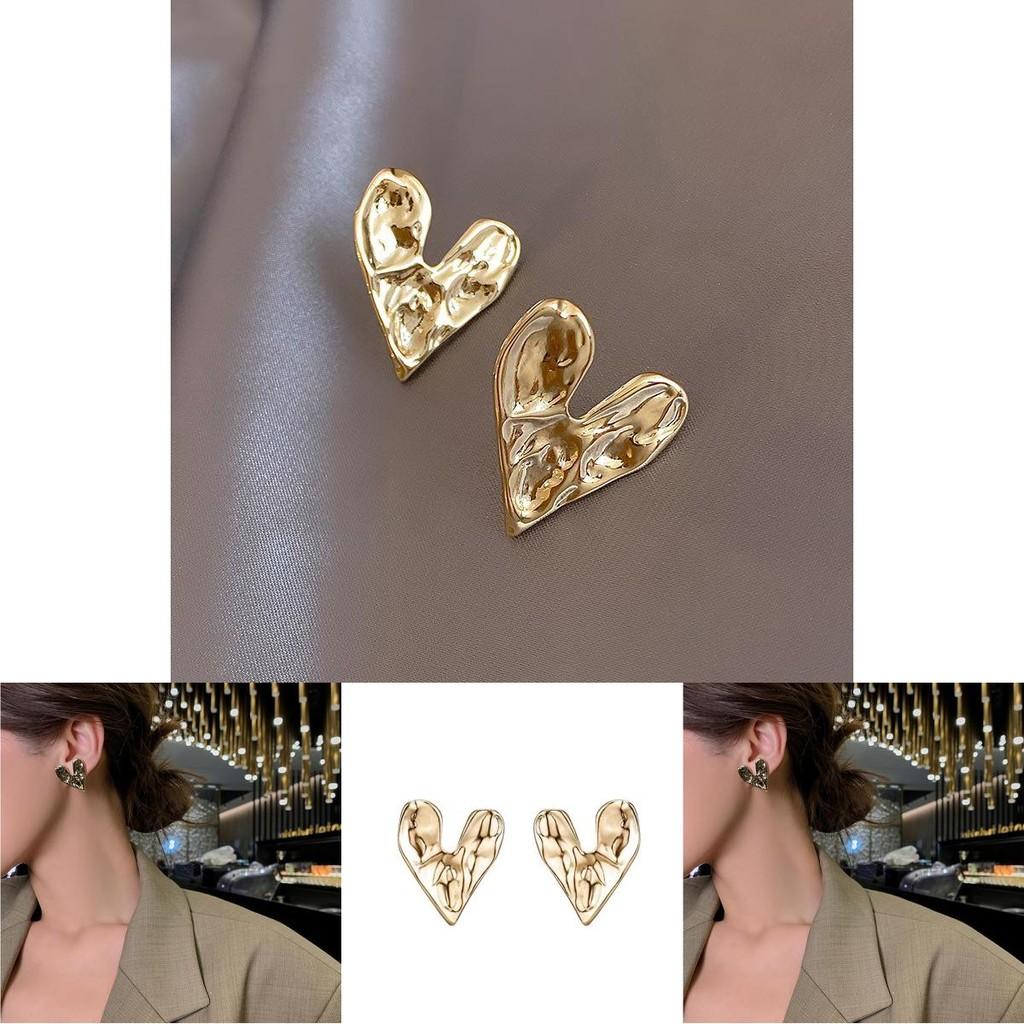 Modern Gold Heart Stud Earrings For Women Fashionable Heart Shape Jewelry