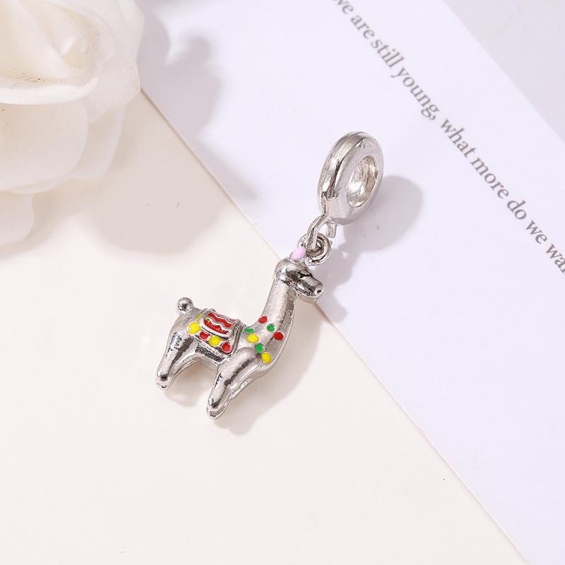 Nové originální slitinové korálky Hudební buben Kytara Visací přívěsek Červený taneční smalt Pasuje na náramek Bangle Diy Dámské šperky Dropshipping