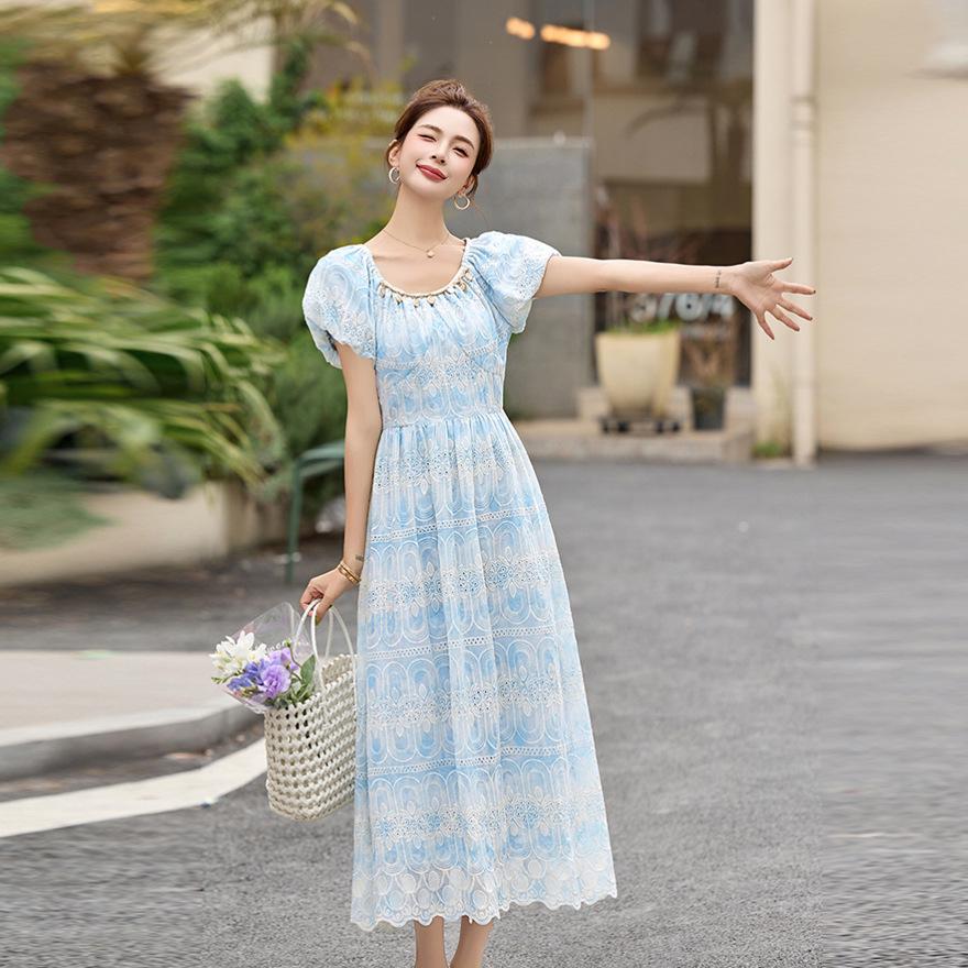 Dress women's new summer temperament, waist and thin design, beautiful and unique bubble sleeve skirt