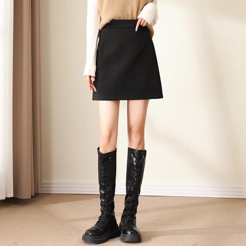 

2024 Маленькая А-силуэта черная шерстяная короткая юбка - Женское зимнее платье 26/S 1.9 ft