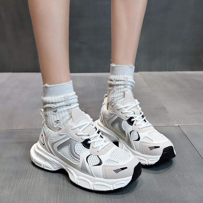 Lightweight and breathable women's shoes 2025 autumn new Korean version of fashion casual sports shoes popular versatile platform dad shoes