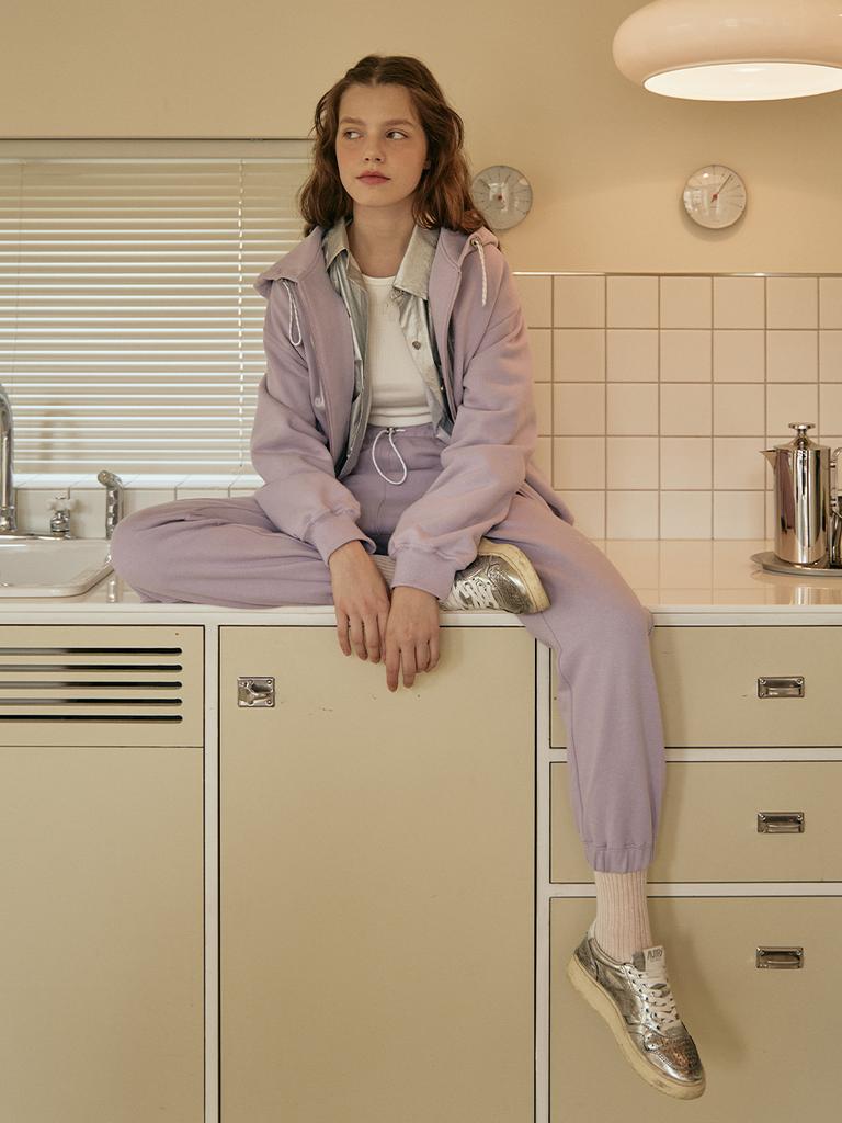 Leupeulle [Logo] Sweat Jogger Pants (Lavender)