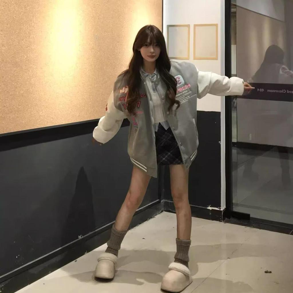 Modna damska kurtka baseballowa oversize z haftem na jesień/zimę