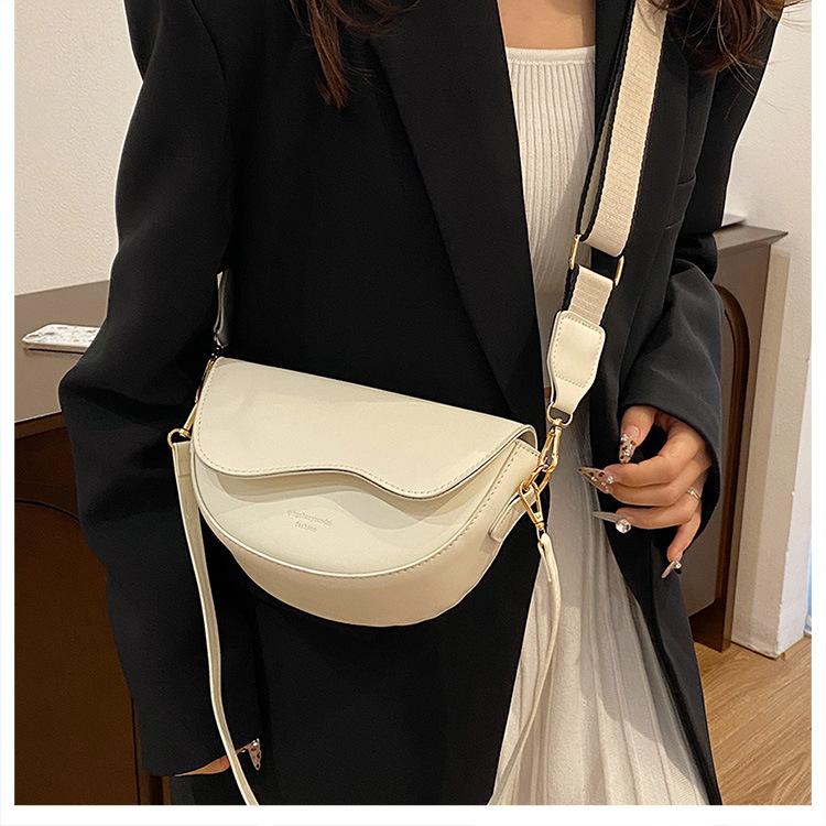 Retro Minimalist Saddle Bag for Women 2026 New Fashion Wide Strap Shoulder Crossbody Purse CLE