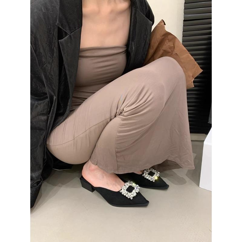 

Новые удобные низкие туфли с закрытым носком, повседневные неглубокие блестящие шлепанцы, женские тапочки с квадратным каблуком и острым носком, роскошные желеобразные резиновые 38 чёрный