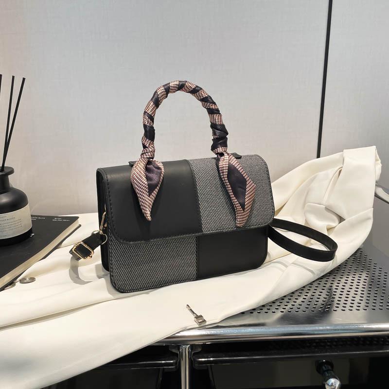 2025 new fashion high-end messenger bag contrasting color retro texture bag women's personality commuting leisure small square bag