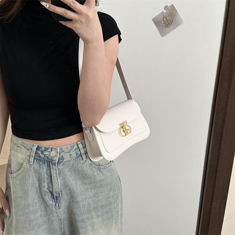 French Retro Fashion Underarm Bag Women's New Spring and Summer Commuting Casual Small Square Bag Fashionable Crossbody Bag Women