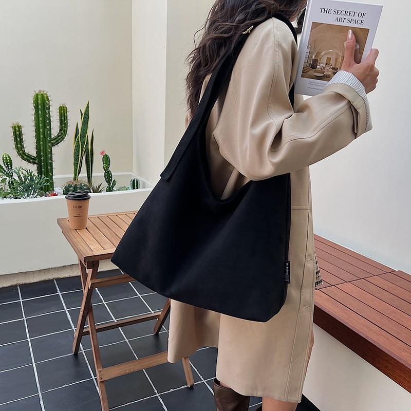 Minimalist Vintage Matte PU Shoulder Bag Women Large Capacity Crossbody Commuter Daily Use