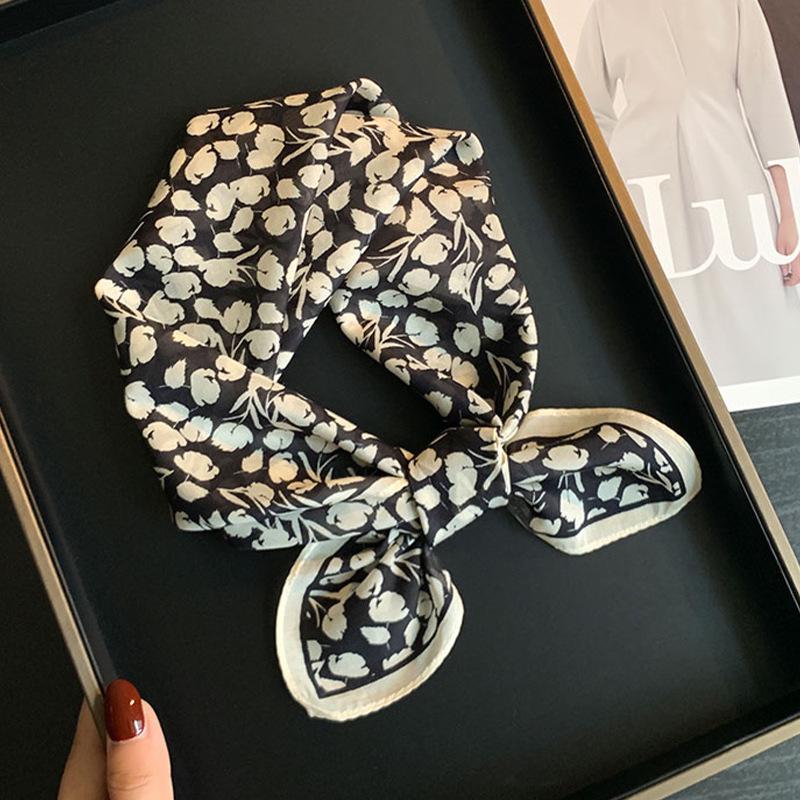 30% Silk 70% cotton Scarf Bandana Women Square Scarves Wrap Kerchief Fashion dot Headband Leopard Hijab Shawls Bandana Foulard