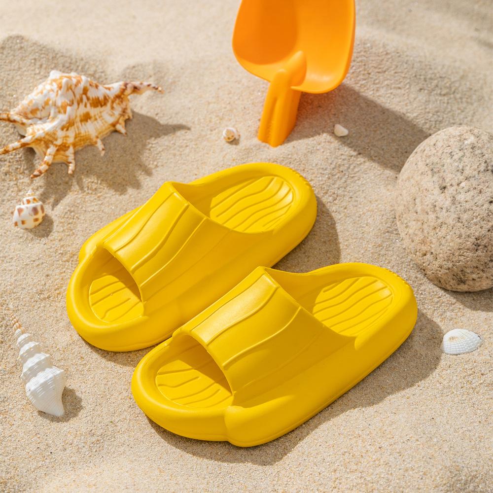 

Летние детские тапочки на толстой нескользящей, легкой, удобной и модной подошве.. Толстая подошва повседневная и долговечная. 170 жёлтый