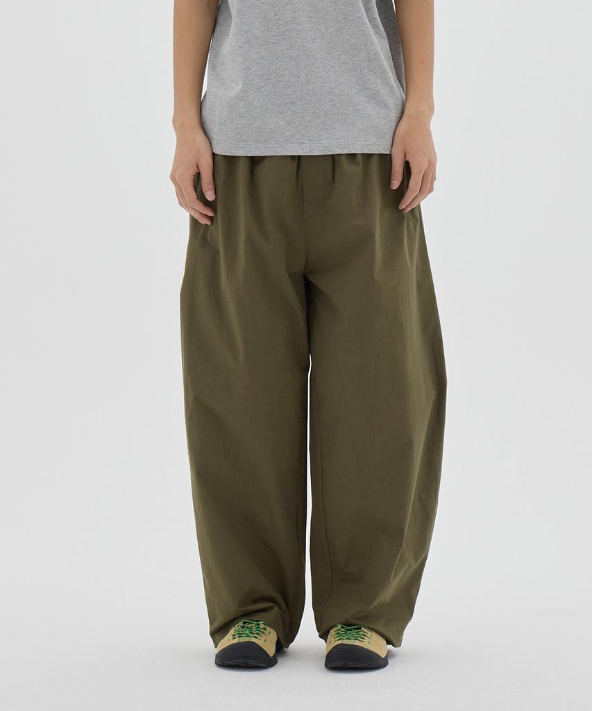 URBANAGE Balloon Fit Curved Pintuck Cotton Elastic Waist Pants_Khaki