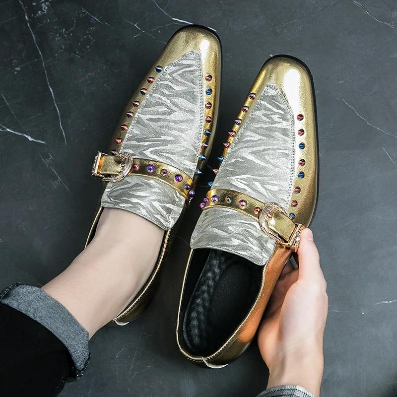 Luxury Blue Patent Leather Pointed Toe Shoes Men Fashion Rivet Wedding Shoes For Men Loafers Party Formal Dress Man Shoes 2024