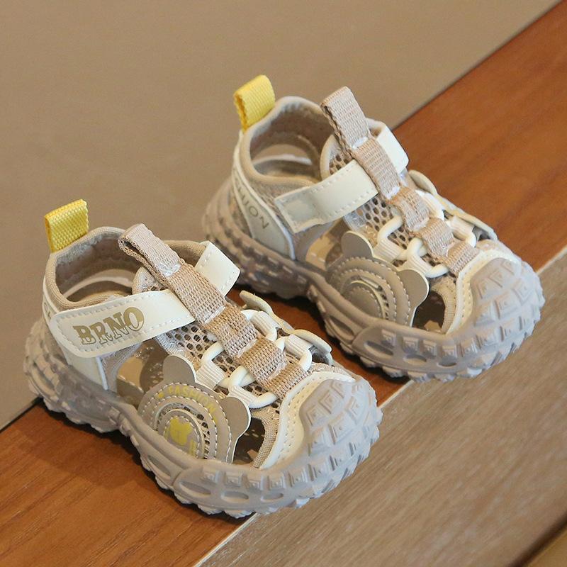 2025 summer new classmates boys baotou anti-kick beach shoes Korean version fashion trendy girls sports sandals