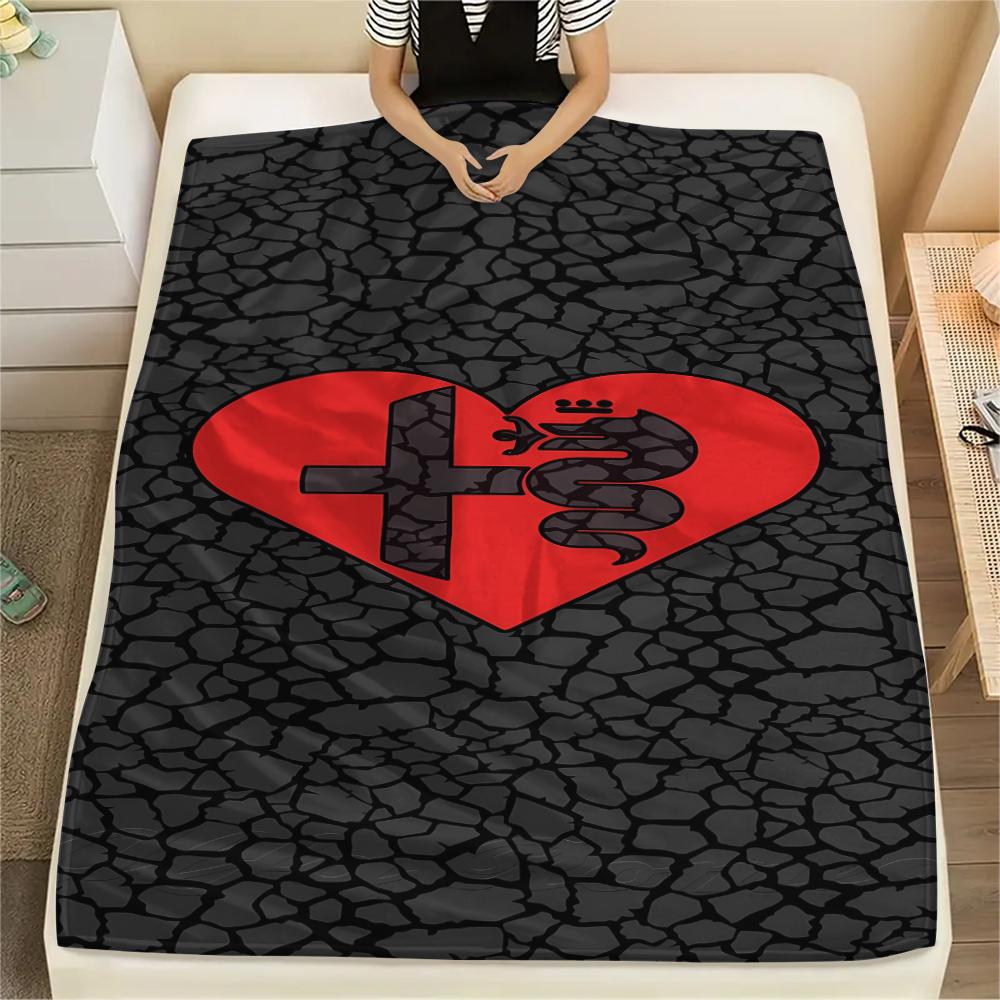 1PC Manta de Franela con Estampado Alpha Romeo, Alta Calidad para Todas las Estaciones, Decoración del Hogar, Calidez y Comodidad, Perfecta para Regalos de Navidad