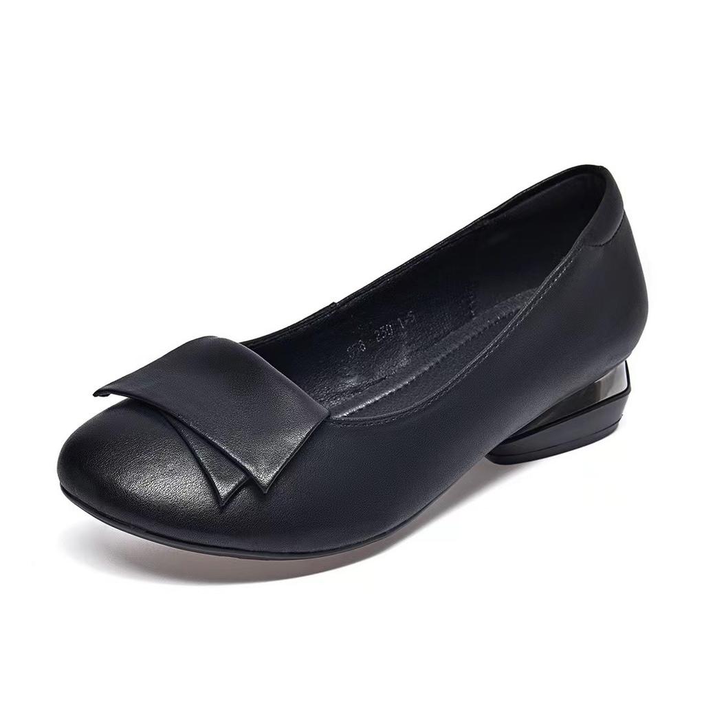 Round head shallow mouth flat heel soft leather spring and autumn women's shoes soft sole mother shoes women's flat sole leather shoes fashion