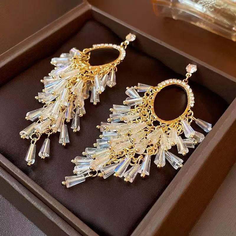 New Fashionable Design Earrings, Simple and Shiny Temperament, Long Fringed Earrings, Light Luxury High-end Earrings