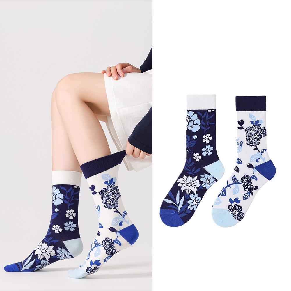 Unisex Trendy Cotton Mid-Calf Socks for Autumn/Winter - Sporty & Casual