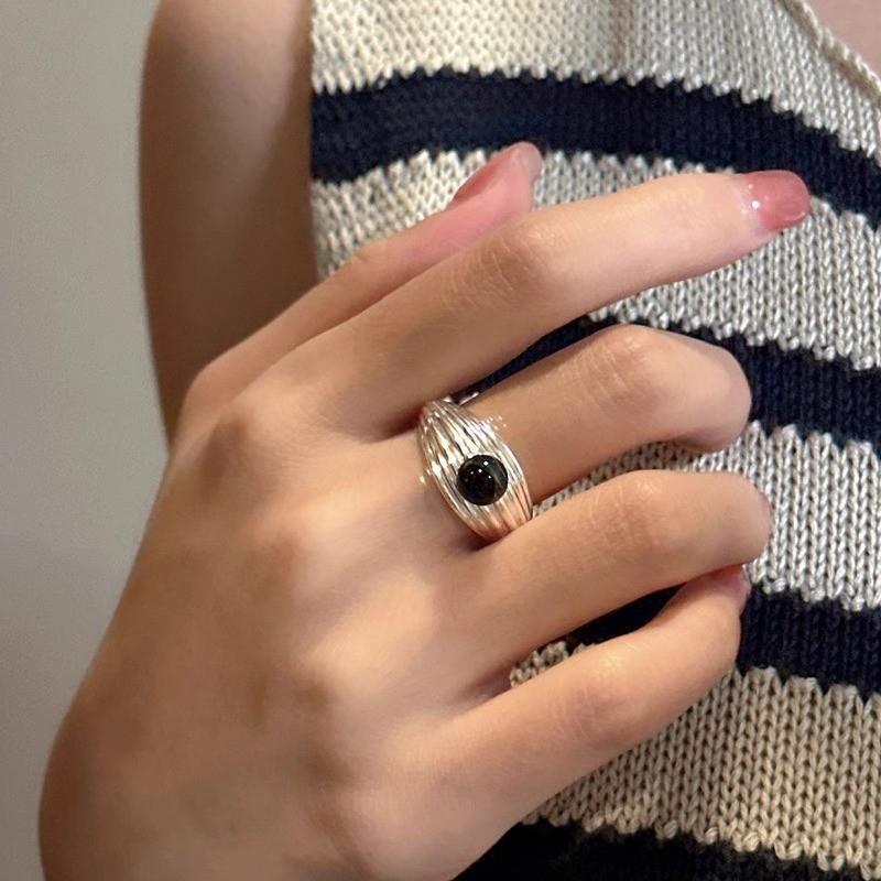 Stilvoller mehrschichtiger verstellbarer Ring mit schwarzem Onyx für Damen mit geometrischem Design und elegantem Finish