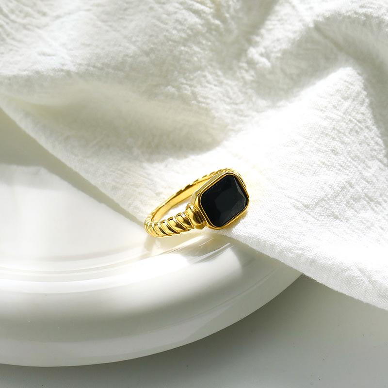 Multicolour Square Zircon Crystal Stainless Steel Finger Ring for Women Gold Plated Chunky Croissant Texture Waterproof Jewelry