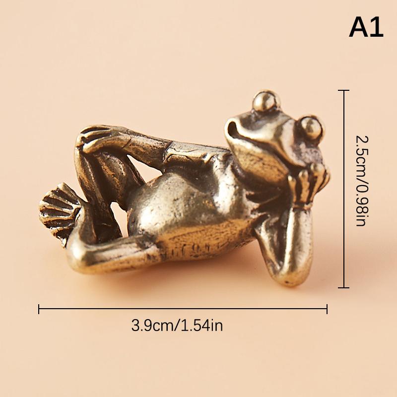 Estátua de Sapo de Latão Vintage Decoração de Sapo Pose Contemplativa Charmosa Ornamento de Mesa Pet de Chá Estatueta Decoração para Casa Escritório