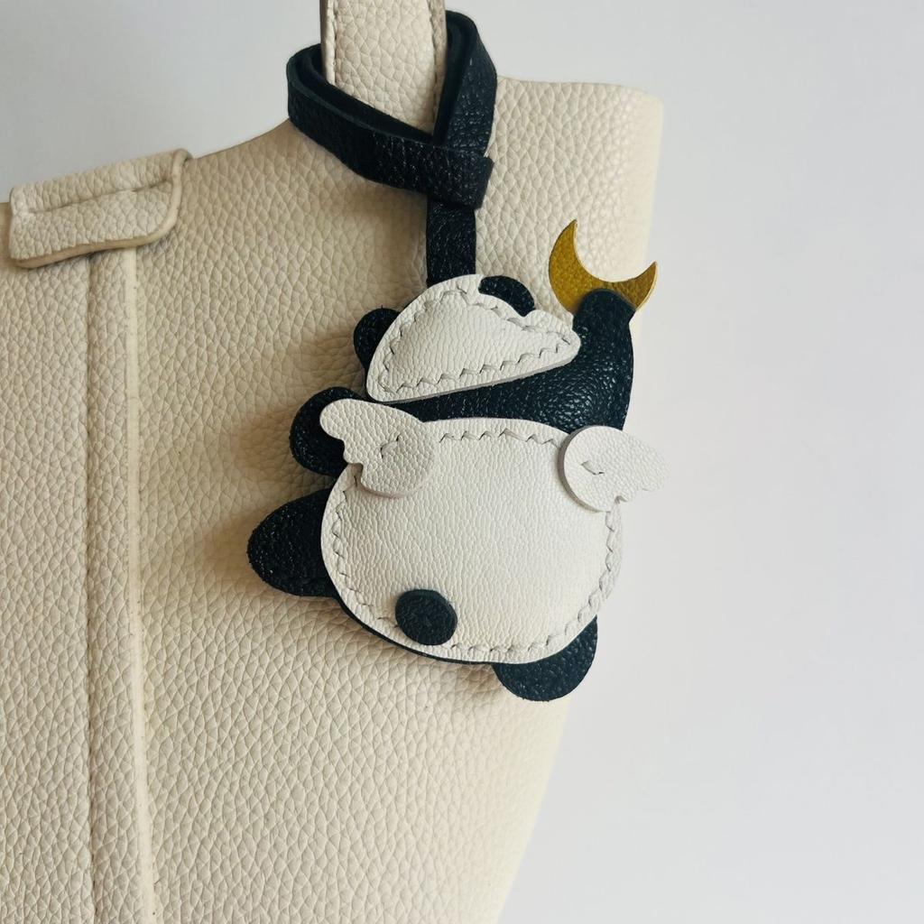 Handmade Sheepskin Leather Bag Charm Panda Leather Bags Pendant Personalized Creative Car Keychain Birthday Bag Accessories