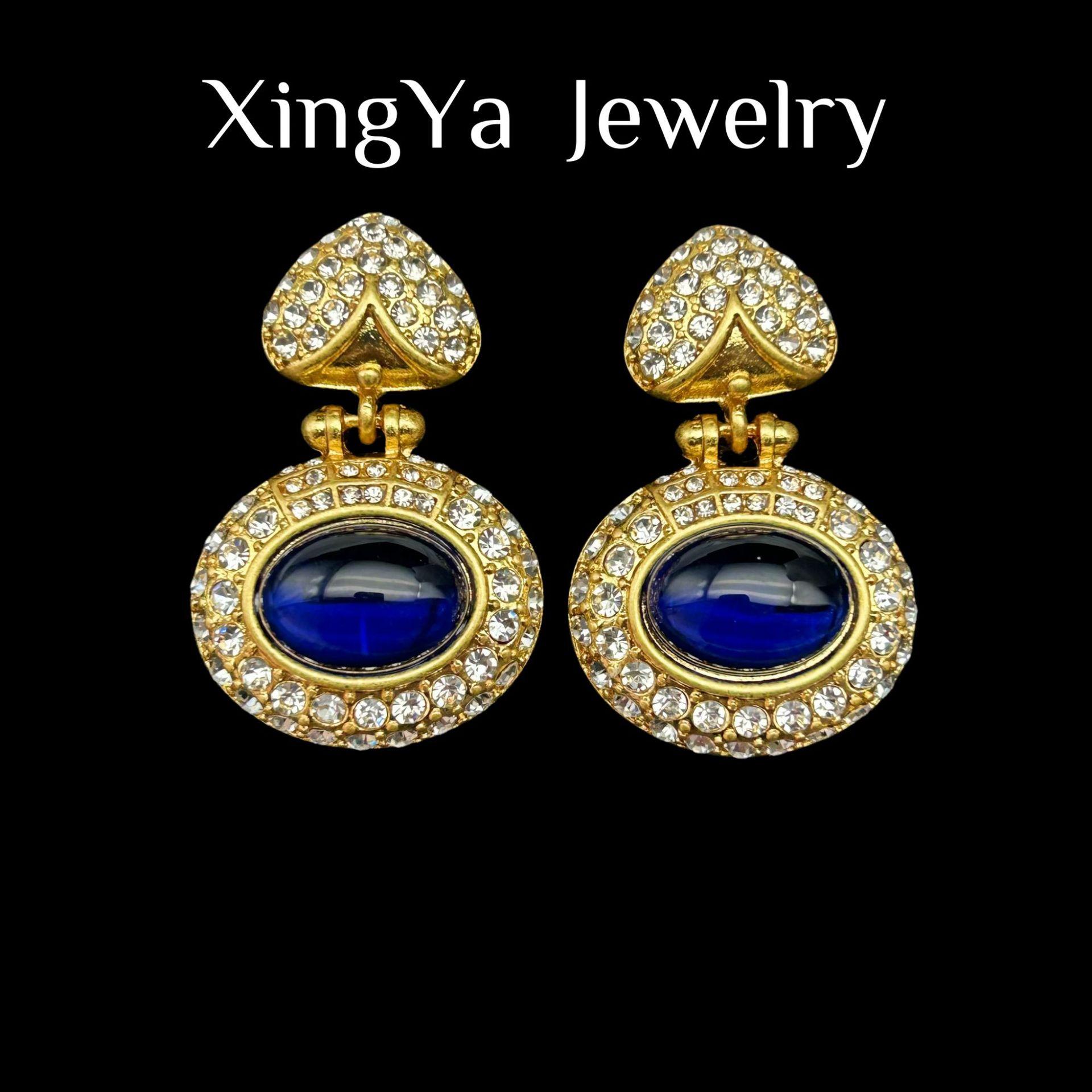 

Vintage Palace Full Set Heavy Duty Geometric Design With Temperament Two Color Optional Earnail Earrings
