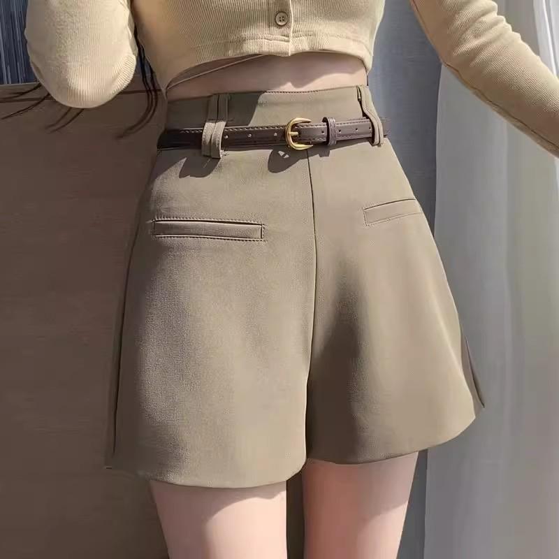 Black High-Waist A-Line Bootcut Suit Shorts for Women - Autumn/Winter Korean Style Casual Pants