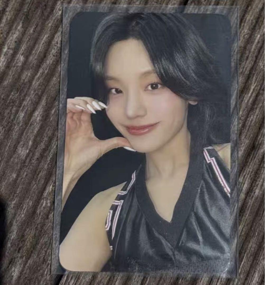 

[USED] ITZY Yeji GWBG Sanok Pre-recorded Trading Card 3
