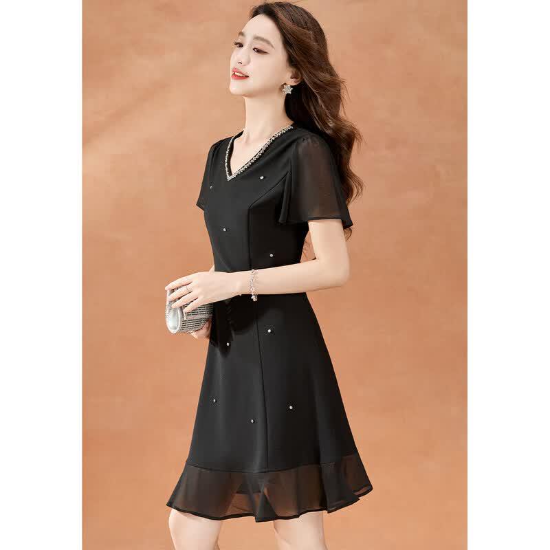 Elegant V-Neck A-Line Midi Dress with Spliced Design